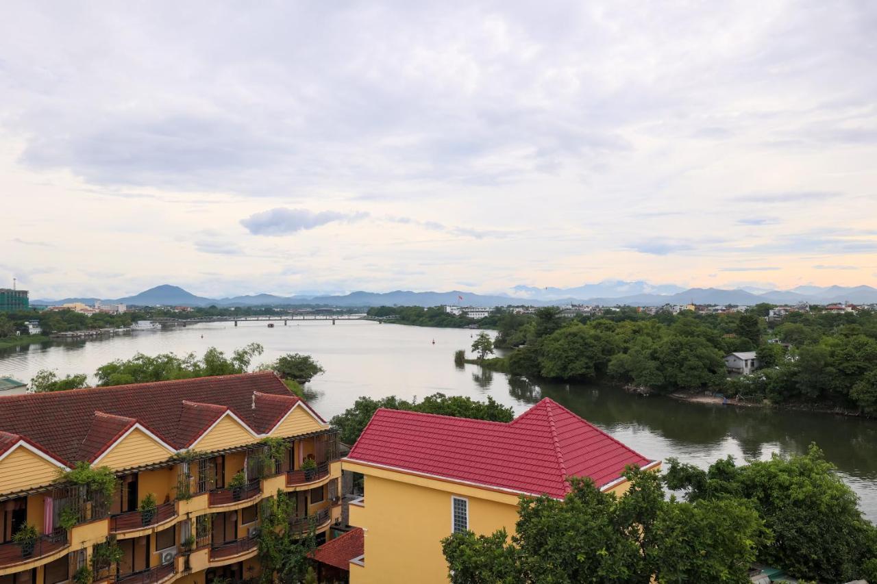 Charming Riverside Hotel Hue Exteriér fotografie